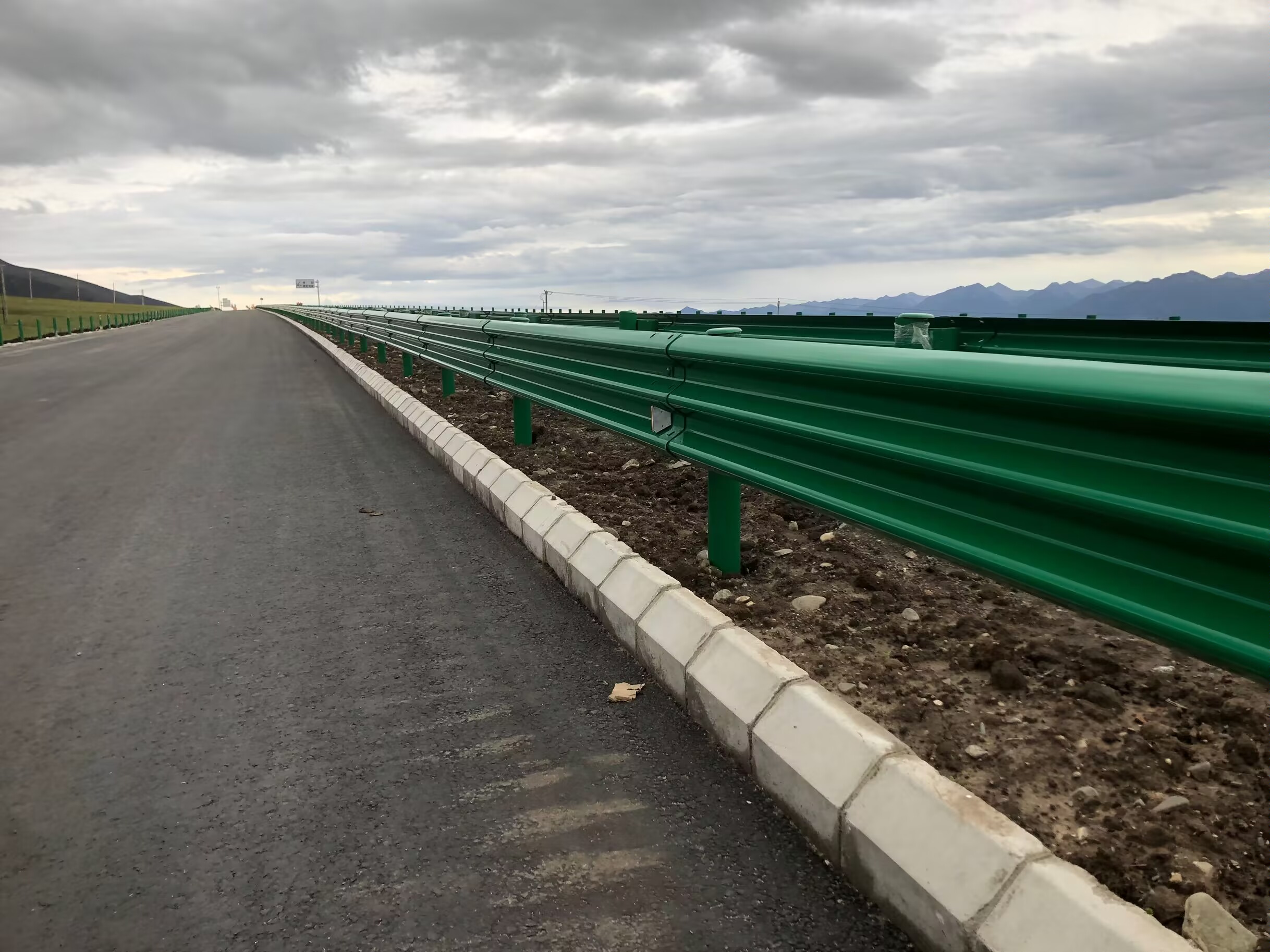 大英县乡村公路波形护栏波形护栏板 - 推荐